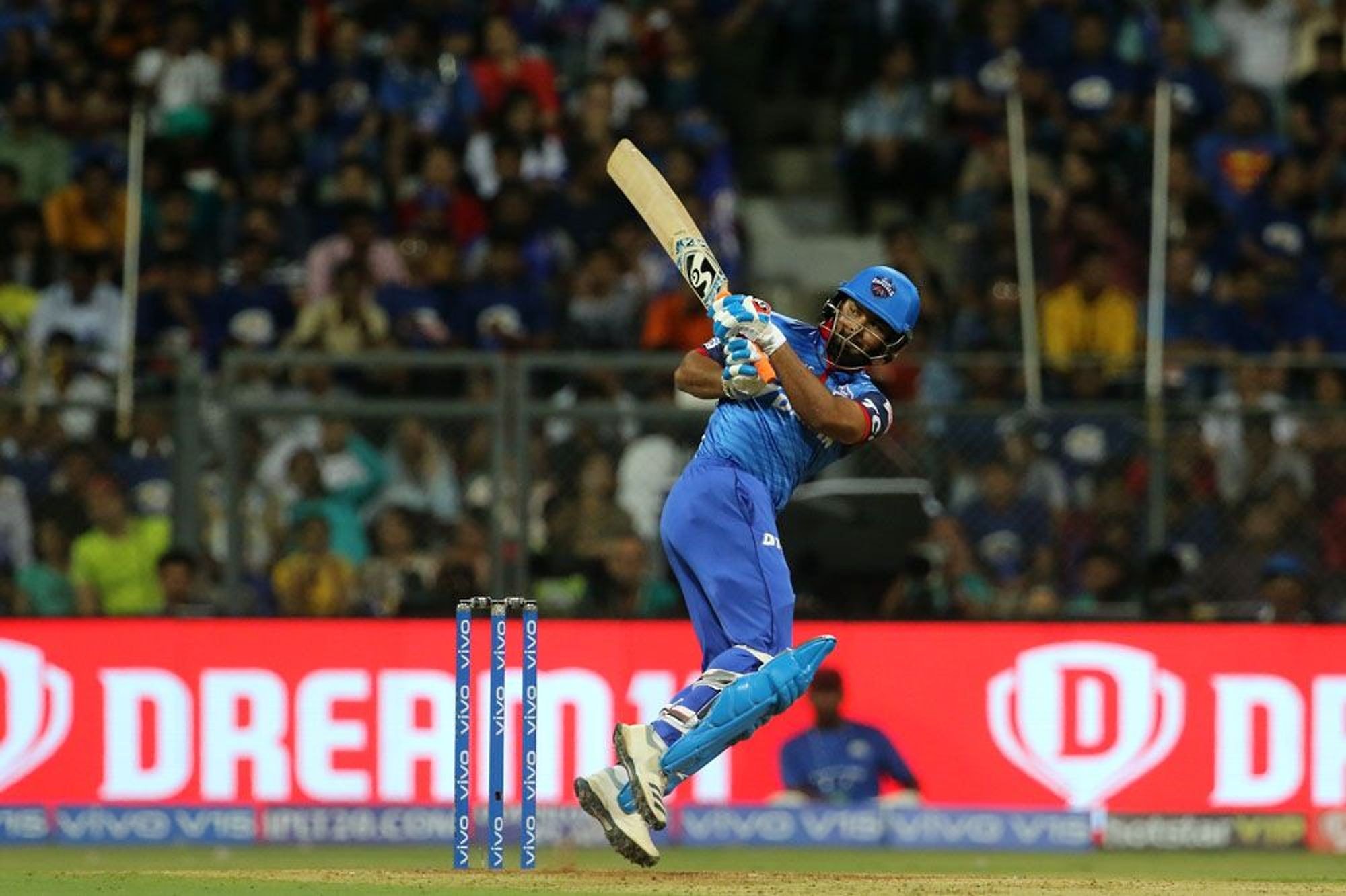 Rishabh Pant Blasting Mumbai Indians